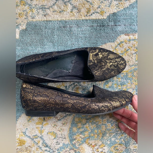 G.H. BASS & CO. size 8M black/gold flat-heel loafers textile uppers bal. synth. - Picture 1 of 5